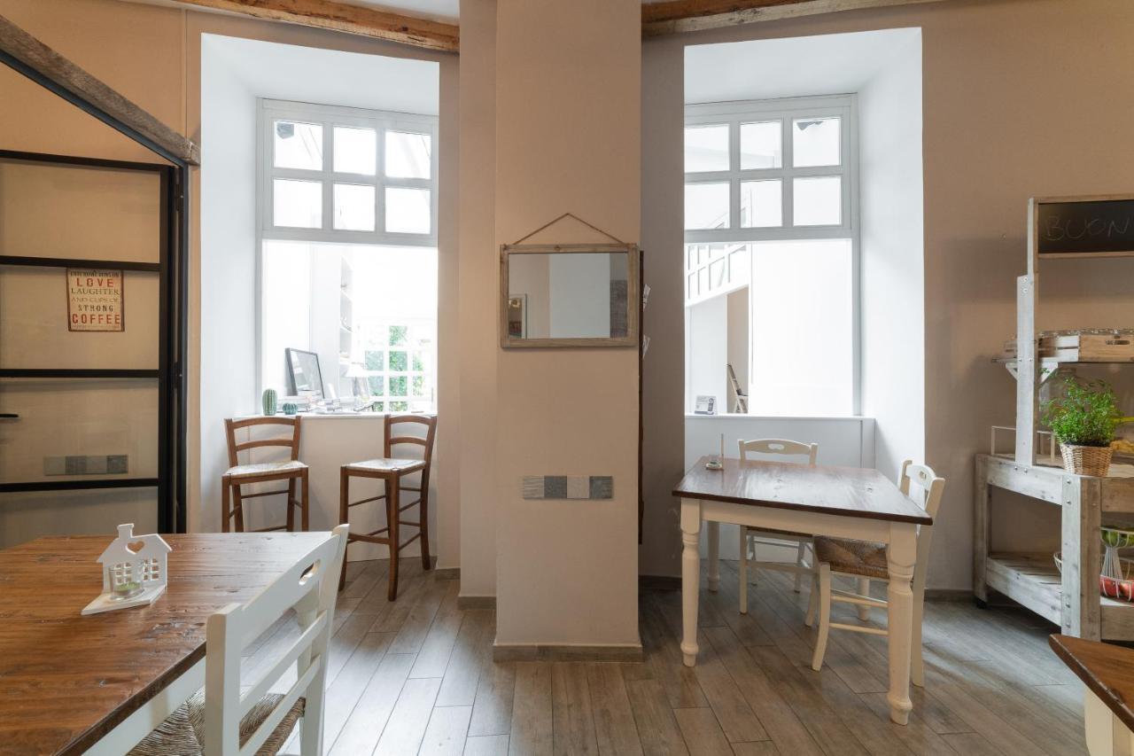 ホテル Cas'E Charming House カゼルタ エクステリア 写真